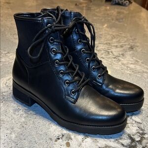 NWOB SOUL Naturalizer Black Lace-Up Boots Size 7